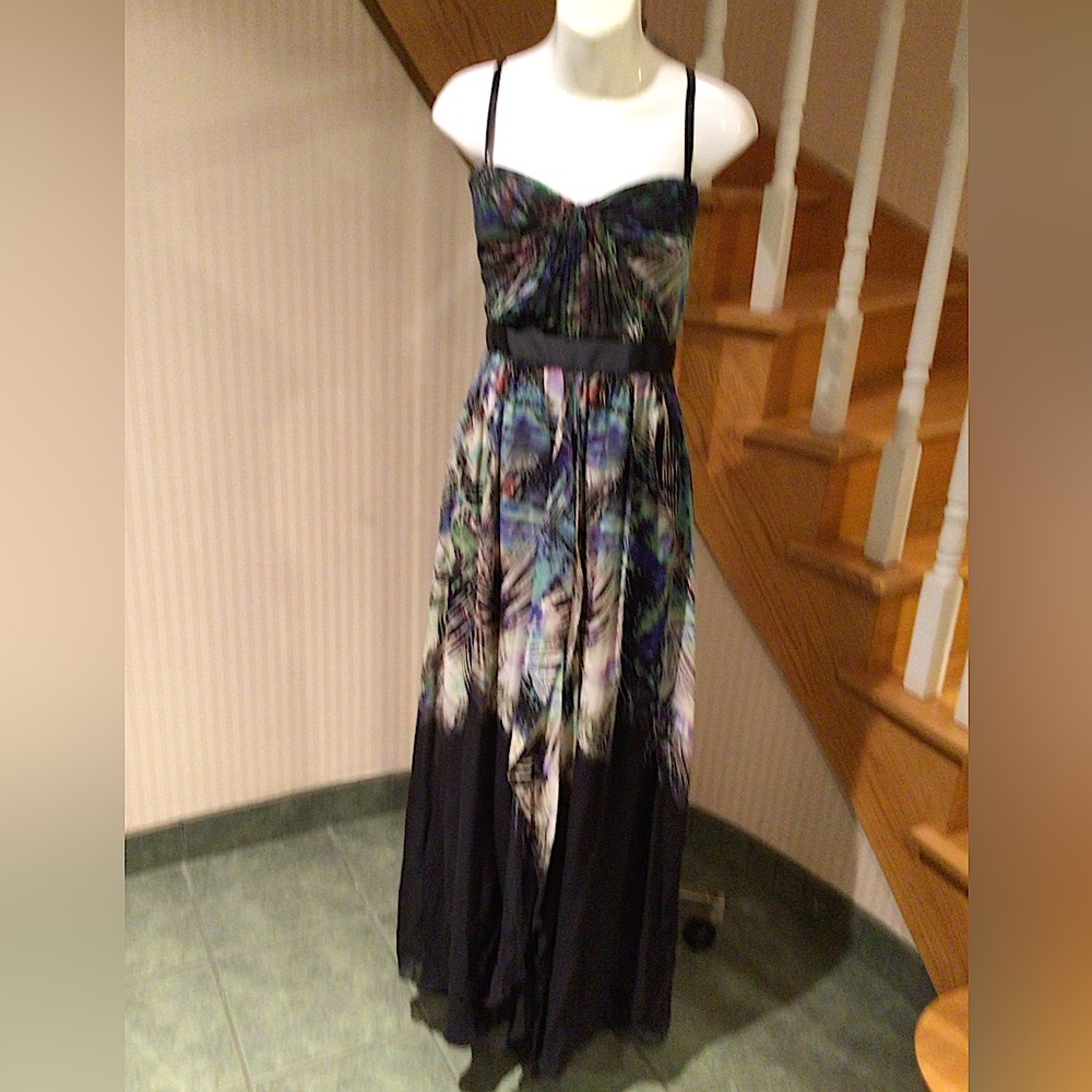 💕HOST PICK💕⬇️P.D.⬇️BCBG MaxAzria evening gown black background with multicolours - Picture 2 of 9
